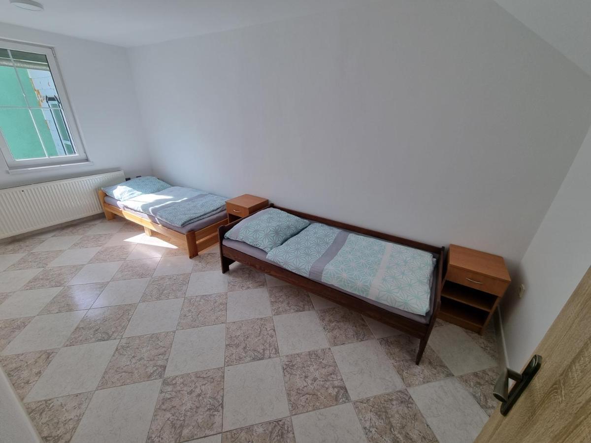 Apartman Emily Brezno Exterior foto